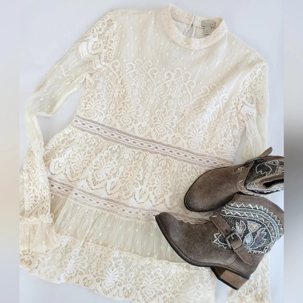 || HINGE || lace mini dress